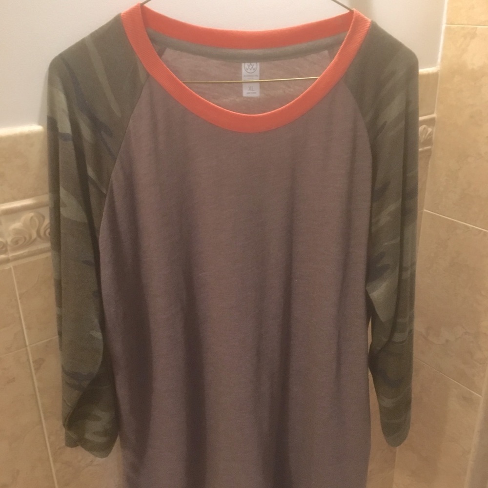 Alternative Earth Men’s Camo Raglan Shirt XL